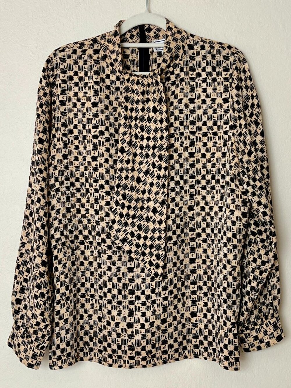 Vintage Carlisle 100% Silk Black and Cream Scribble Check Neck Sash Blouse Sz 14